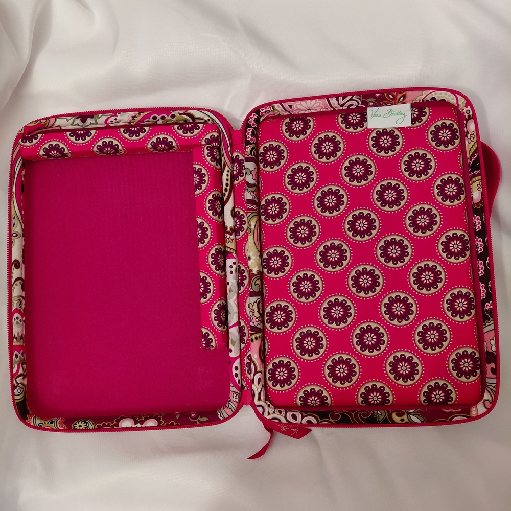 Vera Bradley Very Pink Paisley. Hard Shell Carry Case. Adj. Strap, Zipper Pocket - Picture 4 of 8